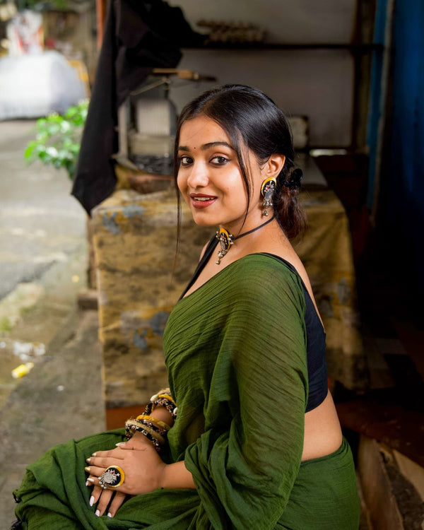 Dark Green colour traditional looking chanderi cotton saree