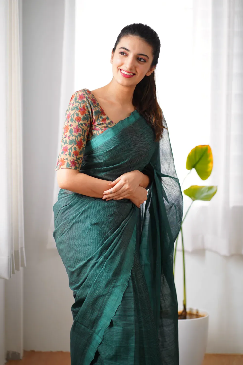 demanding dark green traditional looking chanderi cotton saree