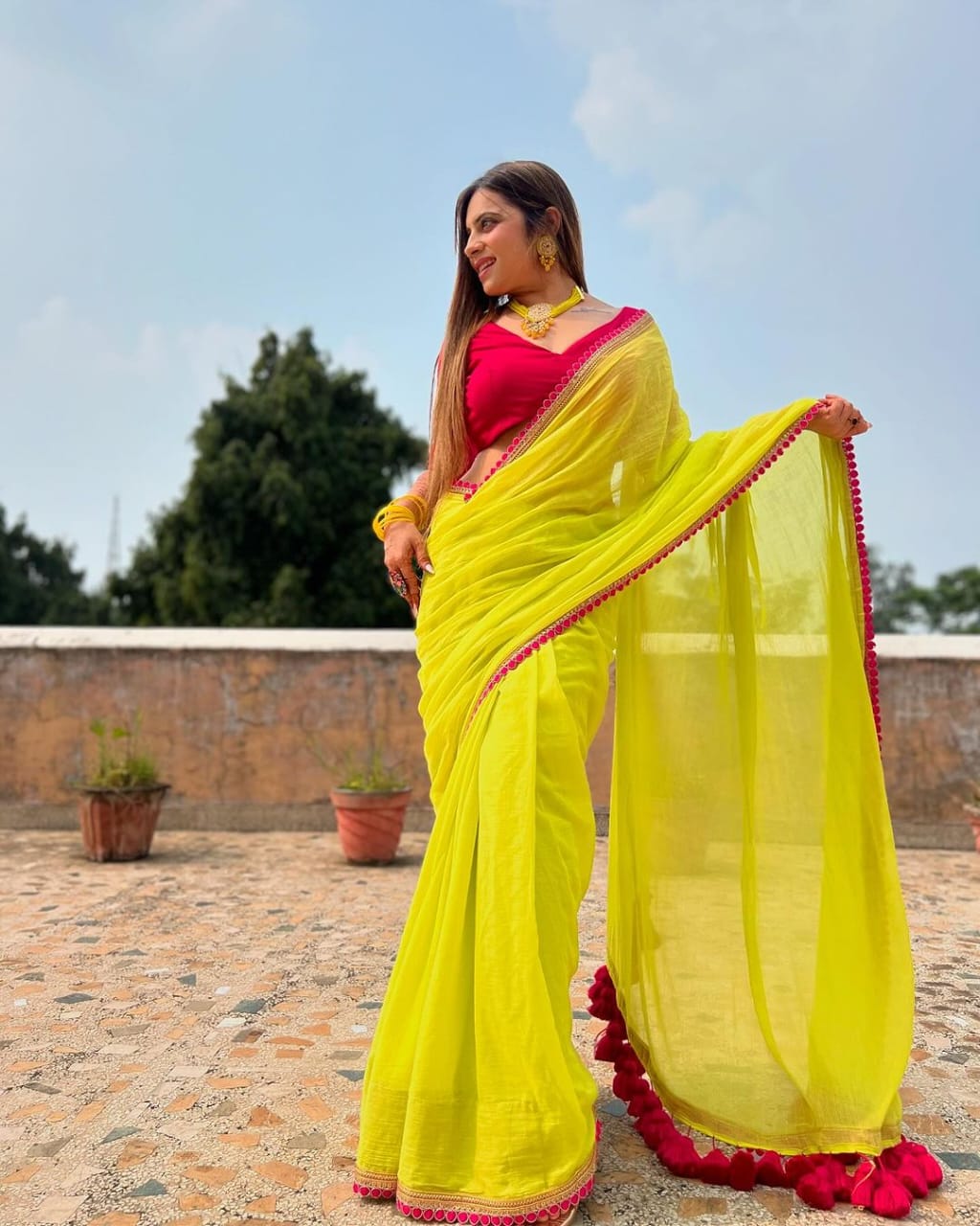 PARROT YELLOW SMOTH GEORGETTE FABRIC WITH BEAUTIFUL EMBROIDERY LACE SAREE