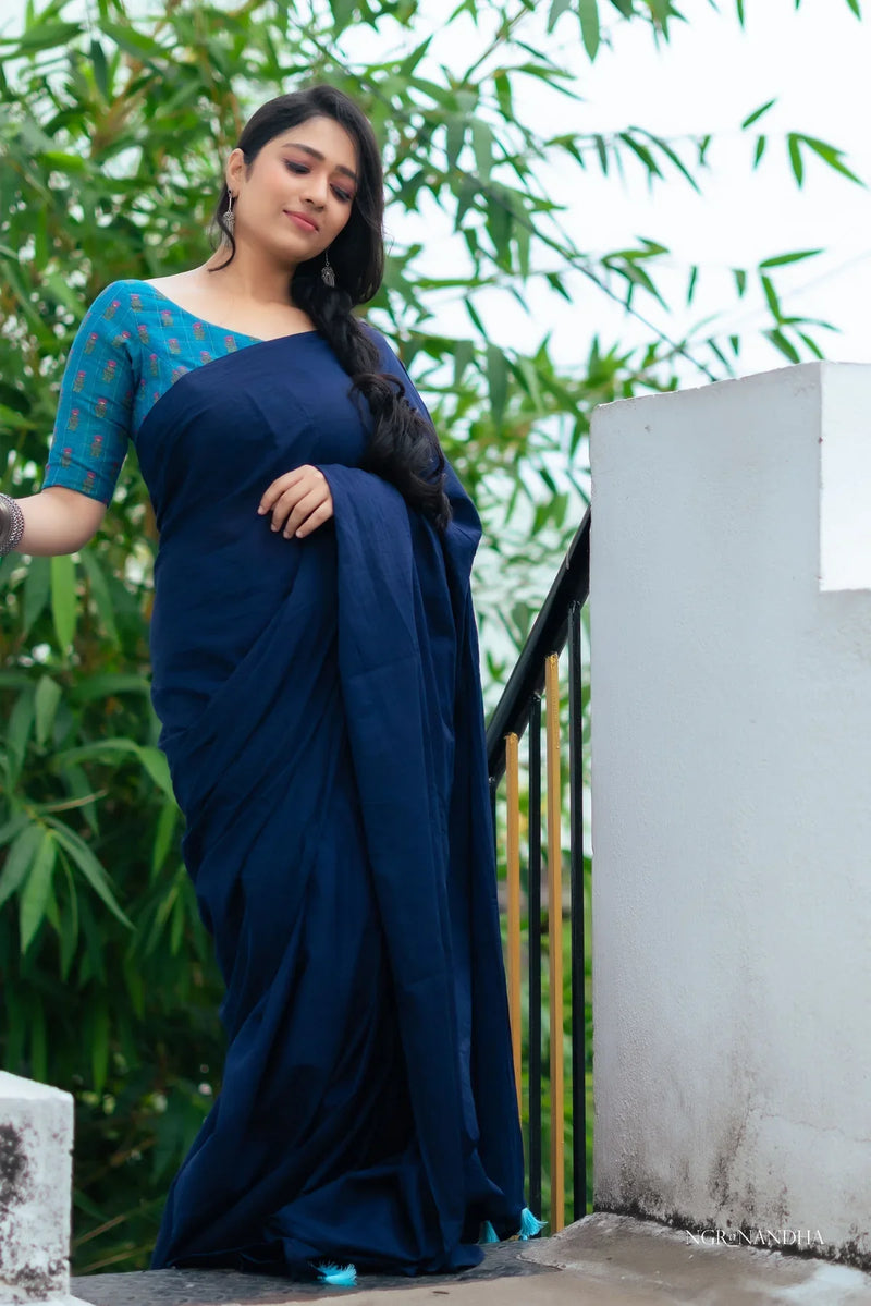 NAVY BLUE COLOUR TRADITIONAL LOOKING CHANDERI COTTON SAREE