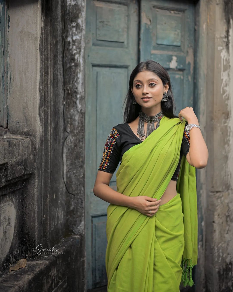 Parrot colour traditional looking Chanderi Cotton saree