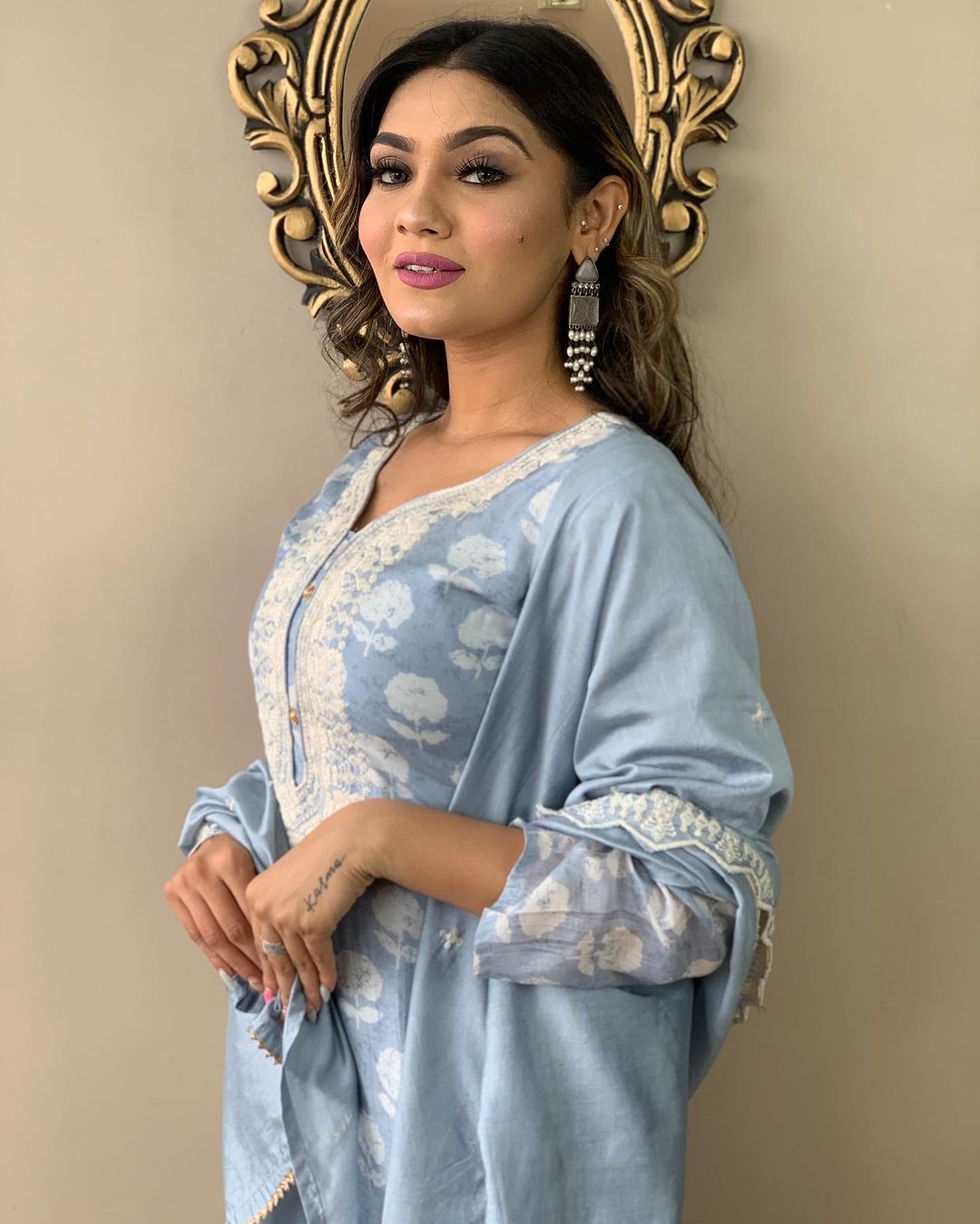 Women Floral Print Straight Kurta with Pants & Dupatta