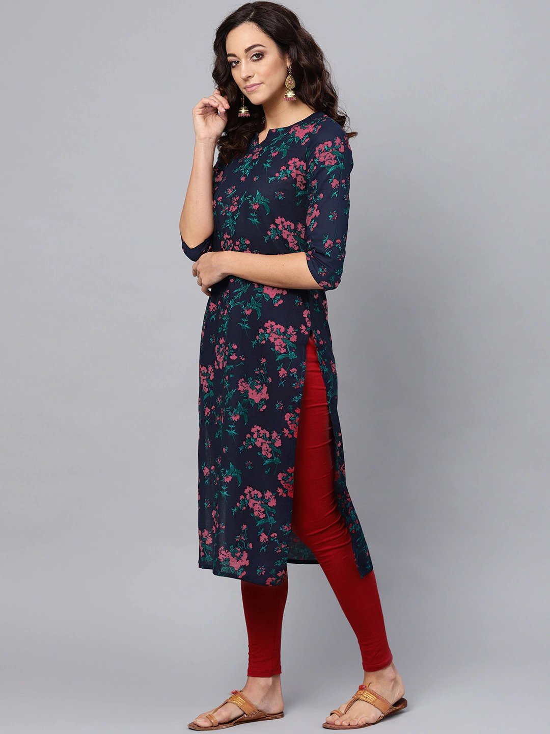 Women Navy Blue & Pink Floral Print Straight Kurta