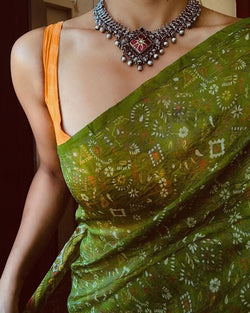 blooming rich green colour traditional looking chanderi cotton saree